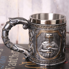 Load image into Gallery viewer, Skull Hold Sword Knights Medieval Beer Mug