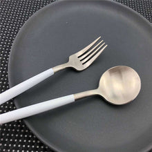 Load image into Gallery viewer, Golden Flatware Set 18/10 20pcs Stainless Steel Dinnerware